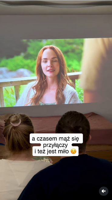 Zazwyczaj oglądam sama, to taka chwila dla mnie…a czasem mąż się przyłączy i też jest miło ☺️